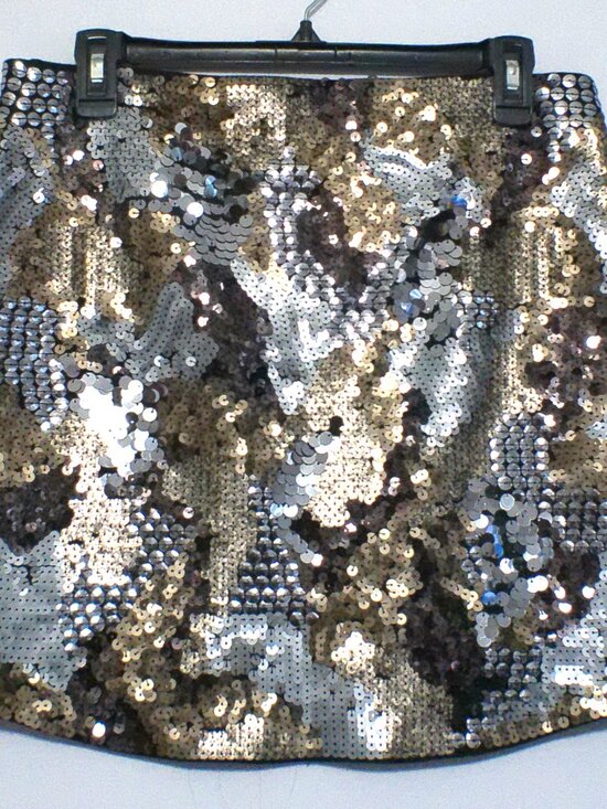 Express Dresses & Skirts - Express Sequin Mini Skirt Size M Silver Gold Party Holiday Pull-On Glam